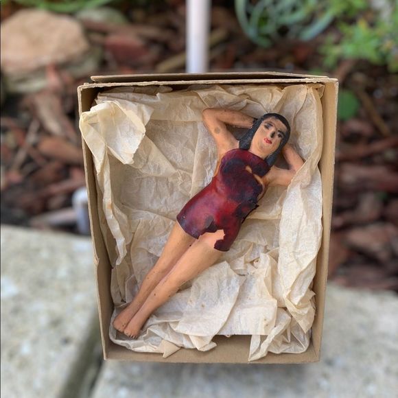 Vintage 1940’s 1950’s Folies Bergere Paris souvenir book & rubber pinup girl - Picture 12 of 16